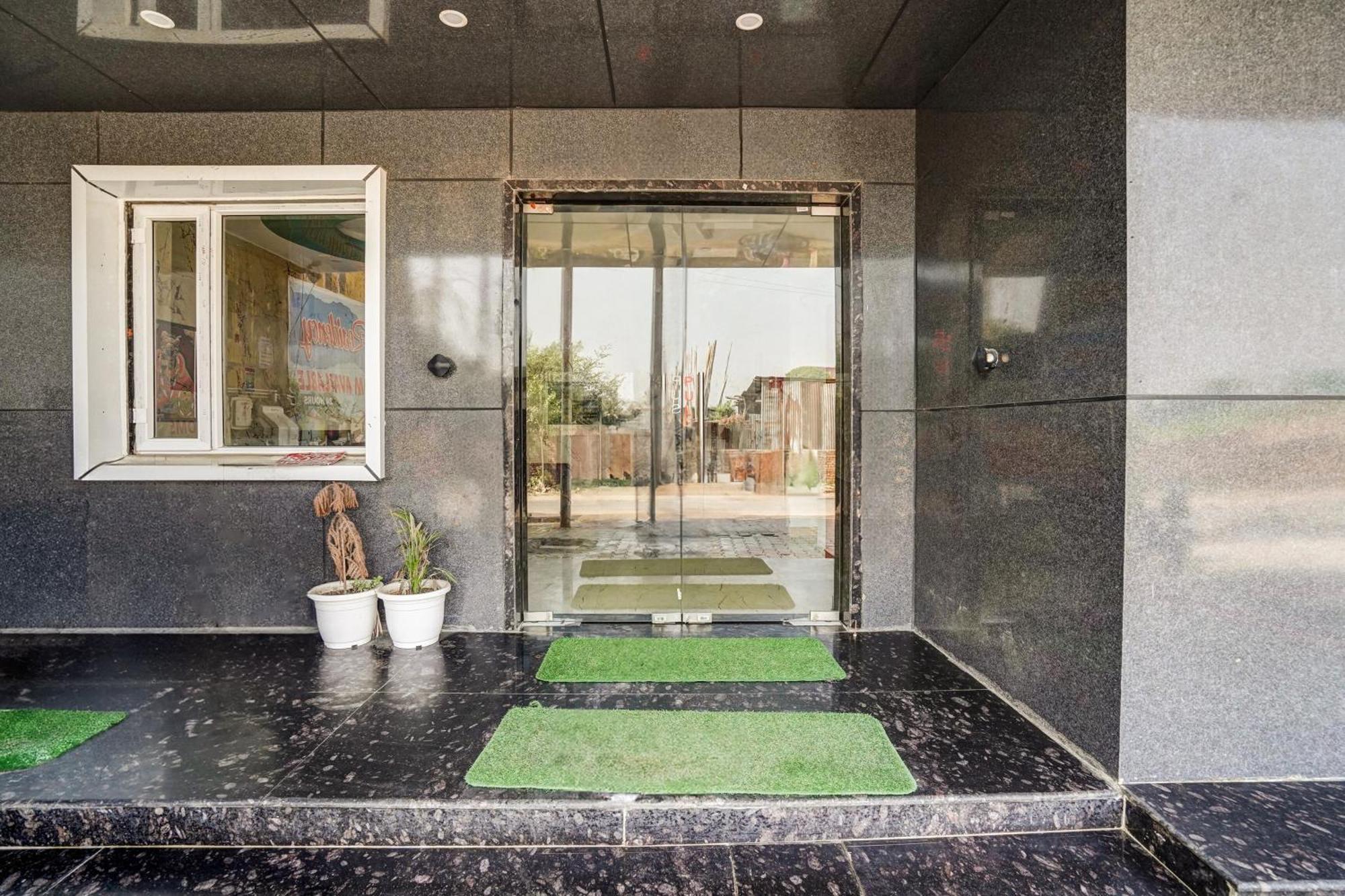 Hotel Super O Sunrakh Road Formerly Ganga Residency *