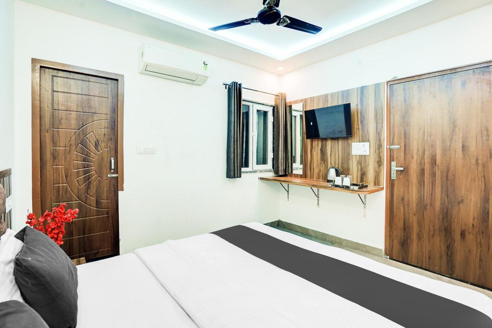 Hotel Super O Sunrakh Road Formerly Ganga Residency *